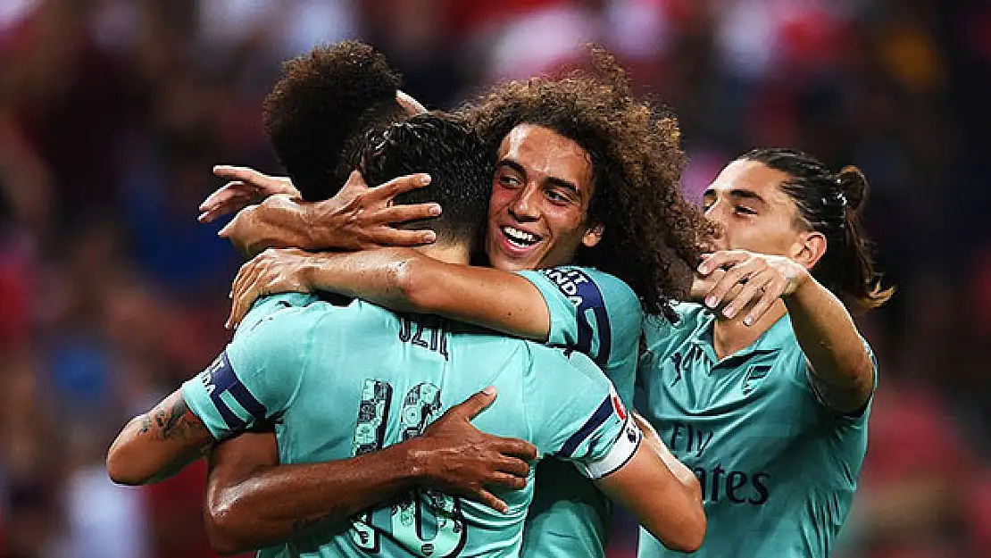 Arsenal PSG'yi ezdi geçti