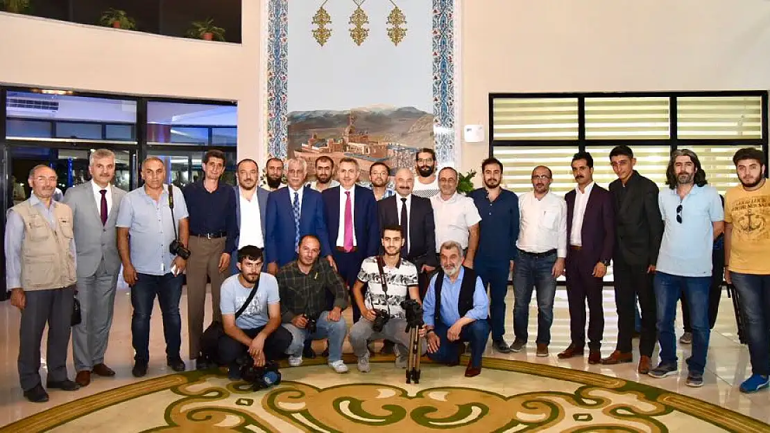 Vali Elban projeleri basın mensupları ile paylaştı