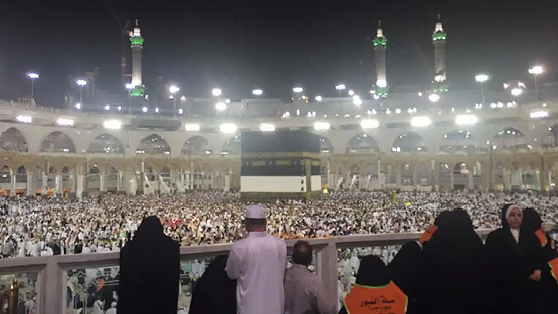 Milyonlar Kabe'de