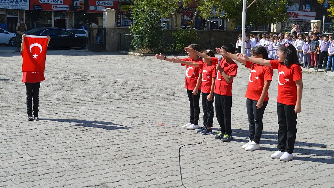 Ağrı'da İlköğretim Haftası Kutlandı