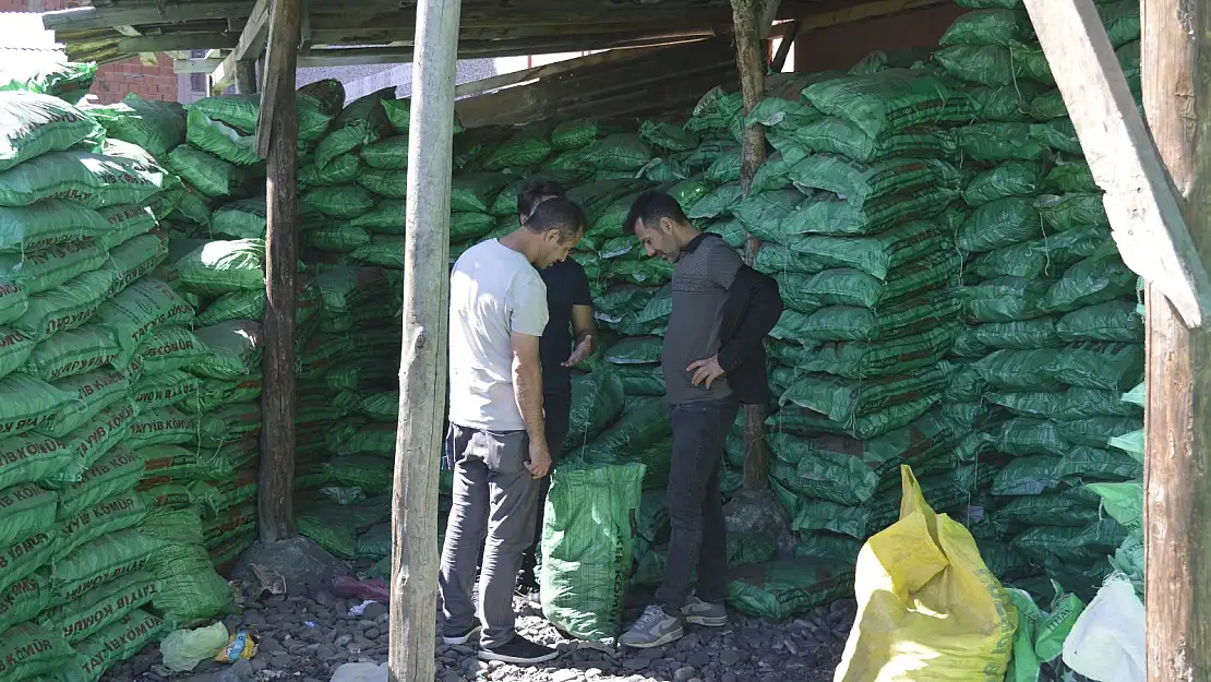 Ağrı'ya doğalgazın gelmesiyle kömür satışları düştü