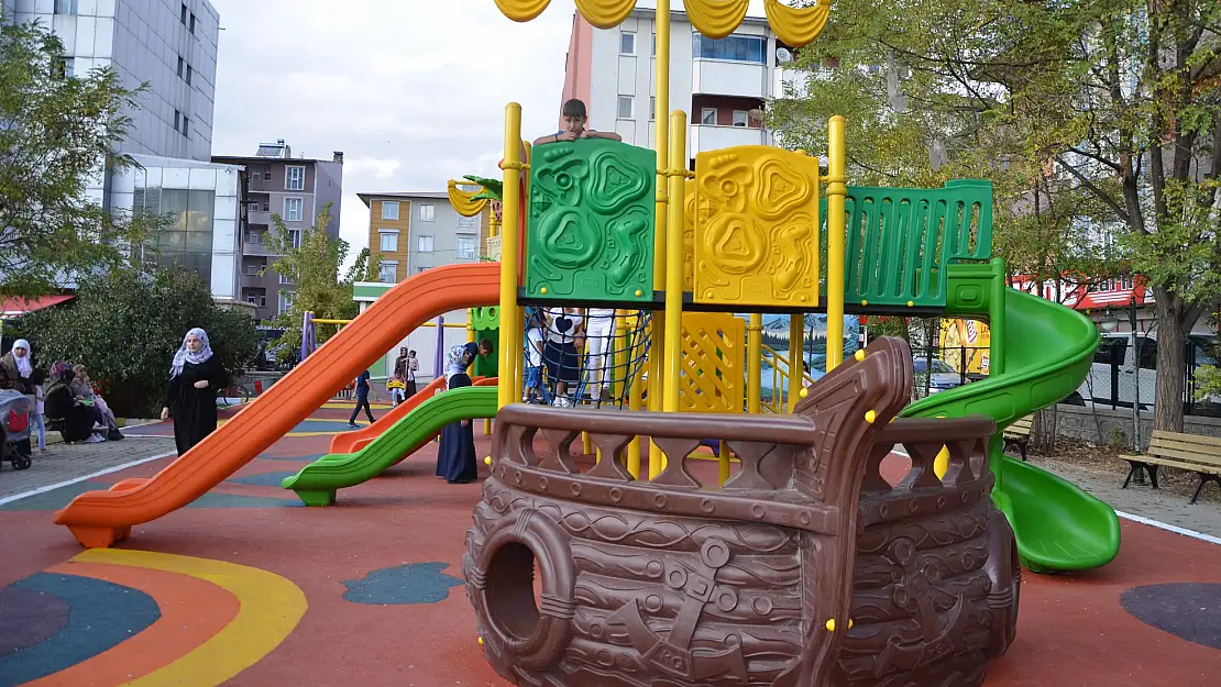 Ağrı'da parklar yenileniyor