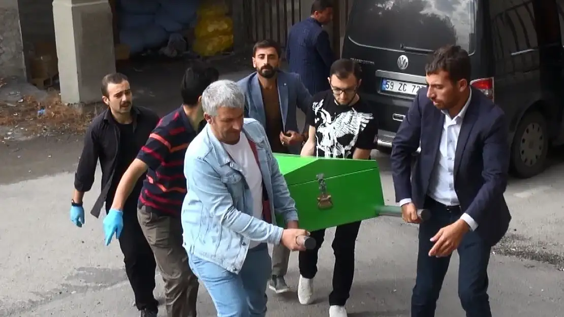 Eşini ve Kızını öldüren adam Patnos'u Karıştırdı