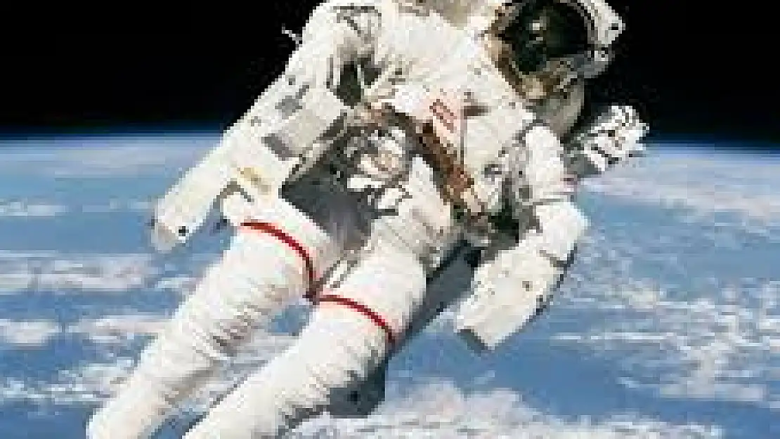 Astronotlar dünyaya geri dönüyor