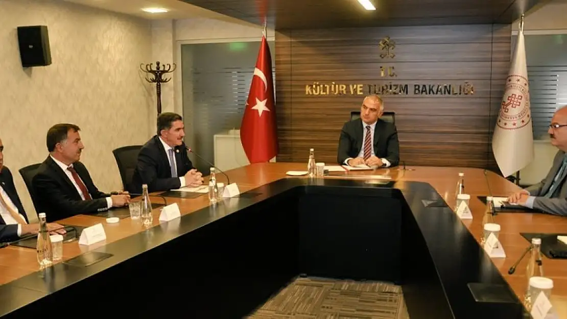 Çelebi'den 2020 'İshak Paşa Sarayı Kültür Yılı' olsun teklifi