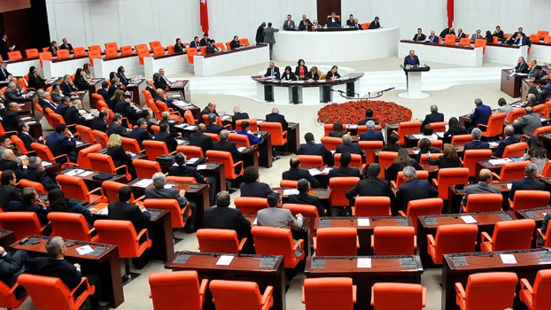ırak ve Suriye Tezkeresi Meclis'ten Geçti