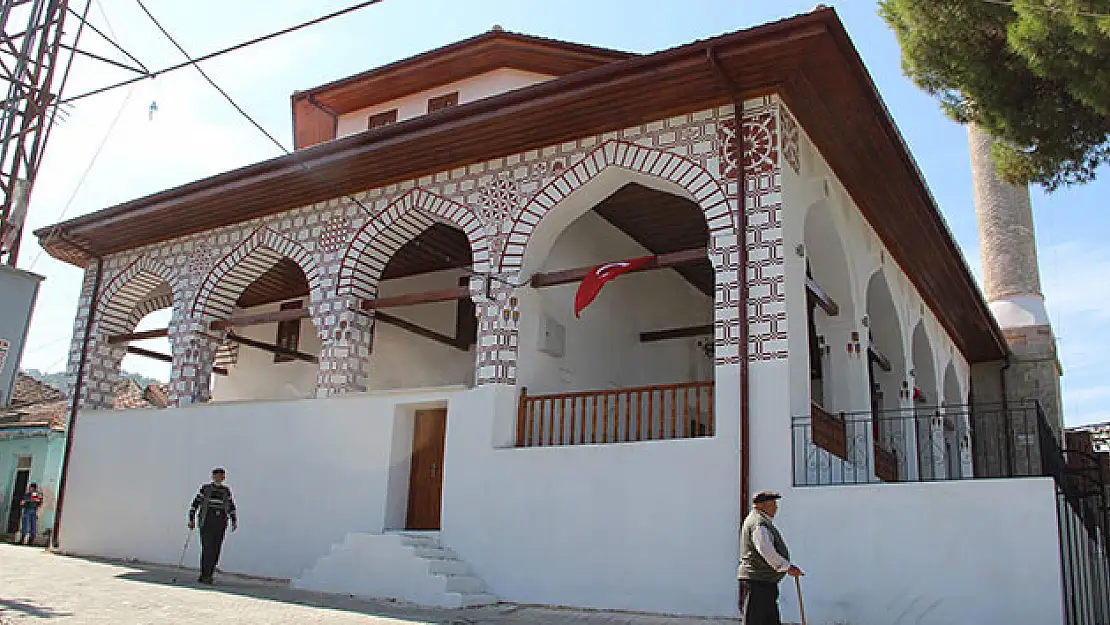 Tarihi cami yeniden ibadete açıldı