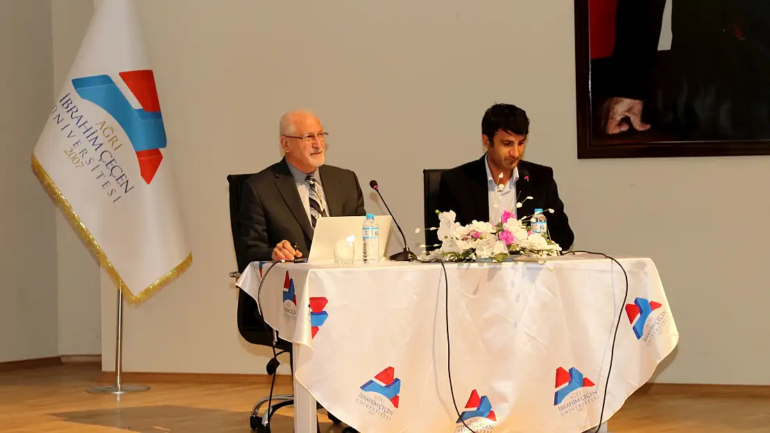 Franszı Prof. Ağrı'da konferans verdi