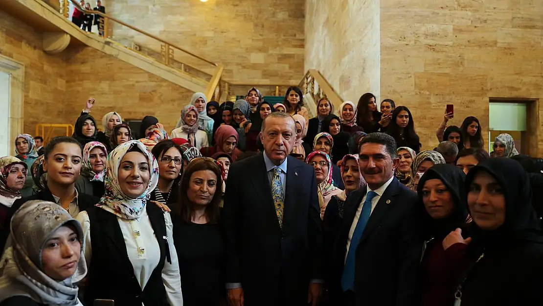 Ağrı'lı kadınlar AK Parti Grup toplantısına katıldı