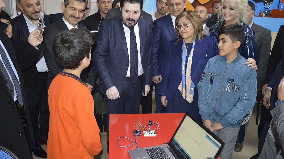 Ağrılı çocuklar, Selçuk Bayraktar'a rakip