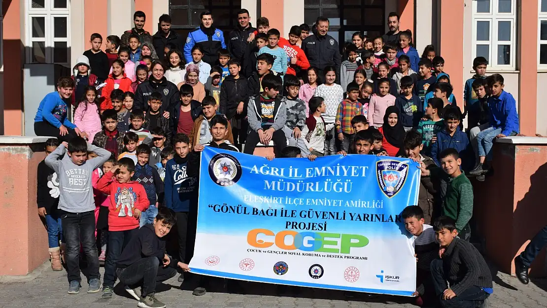 Çocuklar polisleri çok sevdi