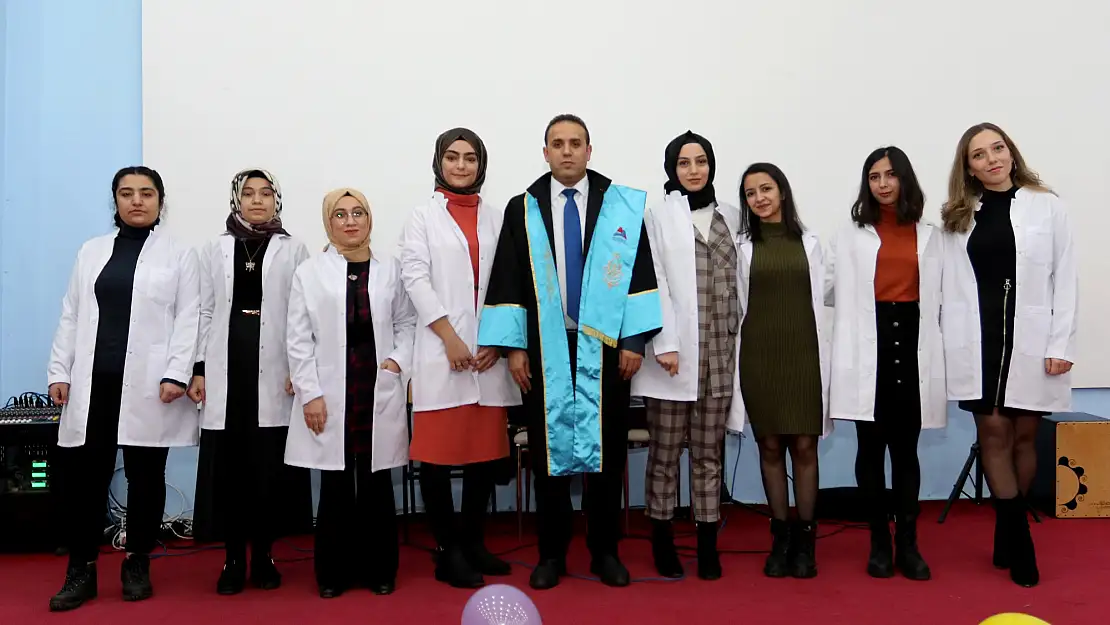 AİÇÜ'de Beyaz Önlük Giyme Töreni Düzenlendi