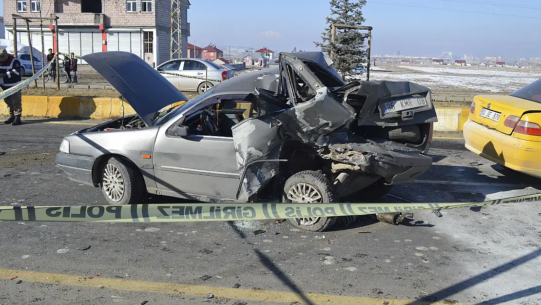 Ağrı'da zincirleme trafik kazası 2 kişi yaralandı