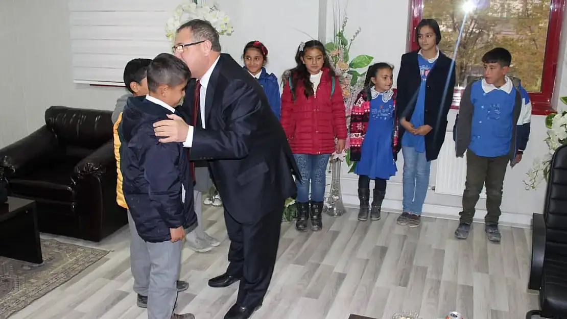 Gümrük Müdürü Dara gönülleri fethetti