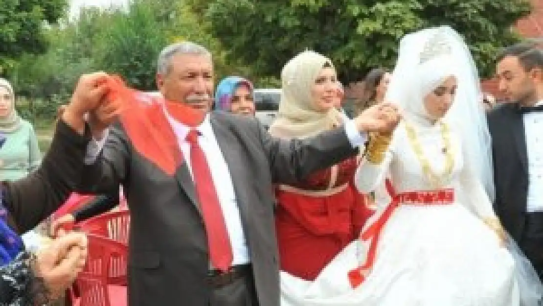 Görkemli aşiret düğünü gözlerinize inanamayacaksınız
