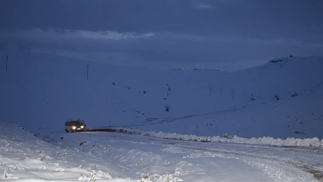 Ağrı'da kar çilesi başladı