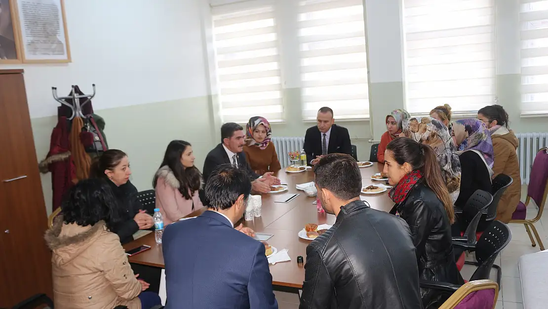 AK Parti Ağrı Milletvekili Çelebi öğretmenlerle bir araya geldi