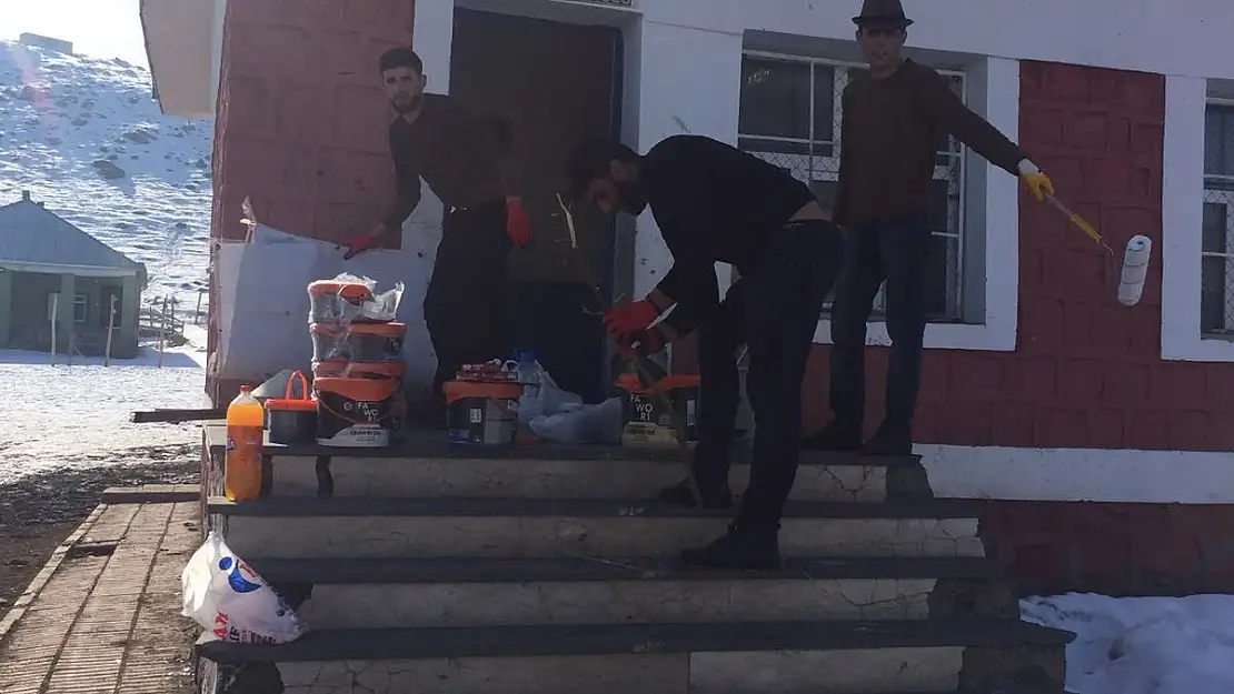 Bir okul daha yenilendi