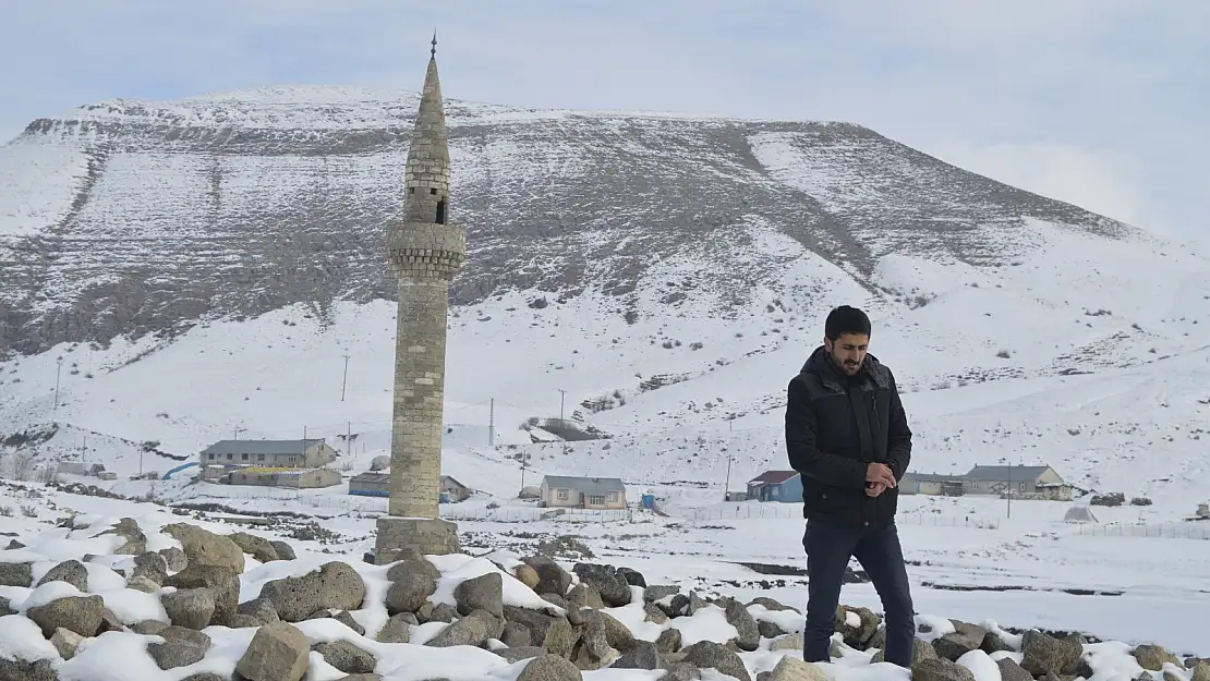 Ağrı'da sular altında kalan köy, gün yüzüne çıktı