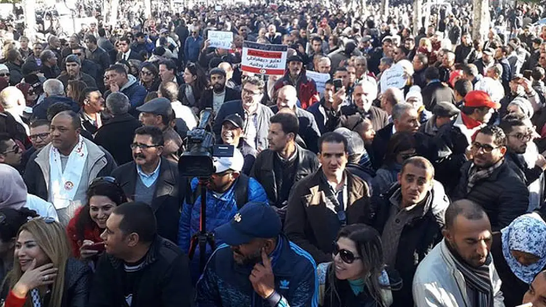 Bu kzede öğretmenler sokağa indi