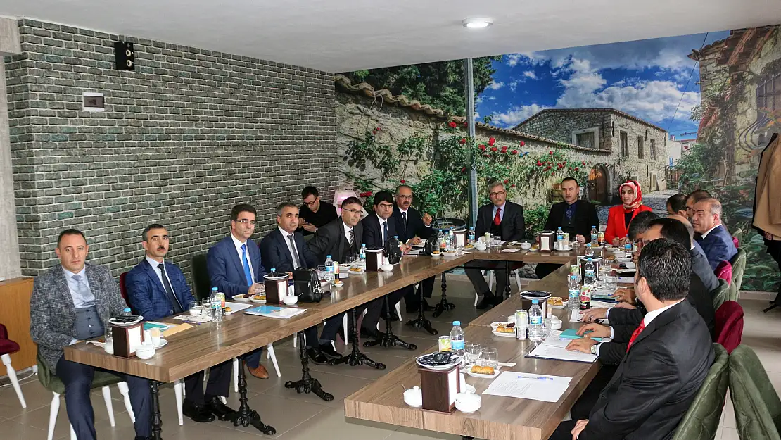 Tutak'ta 'İlçe Milli Eğitim Müdürleri' toplantısı