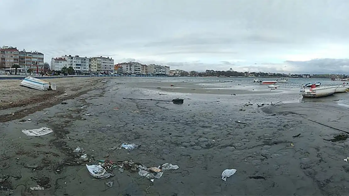 Deniz geri çekildi
