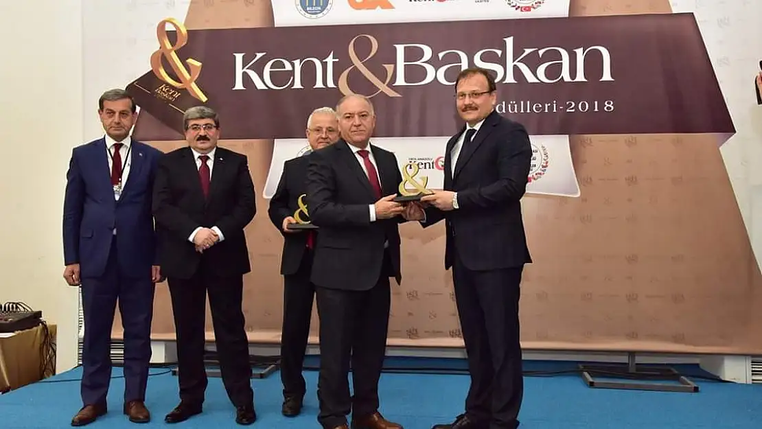 Yılın Kayyum Belediye Başkanı Süleyman Elban oldu