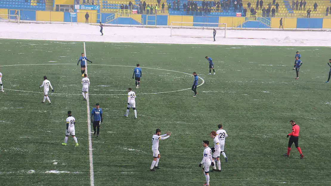Ağrı 1970 Spor üç puanı üç golle aldı