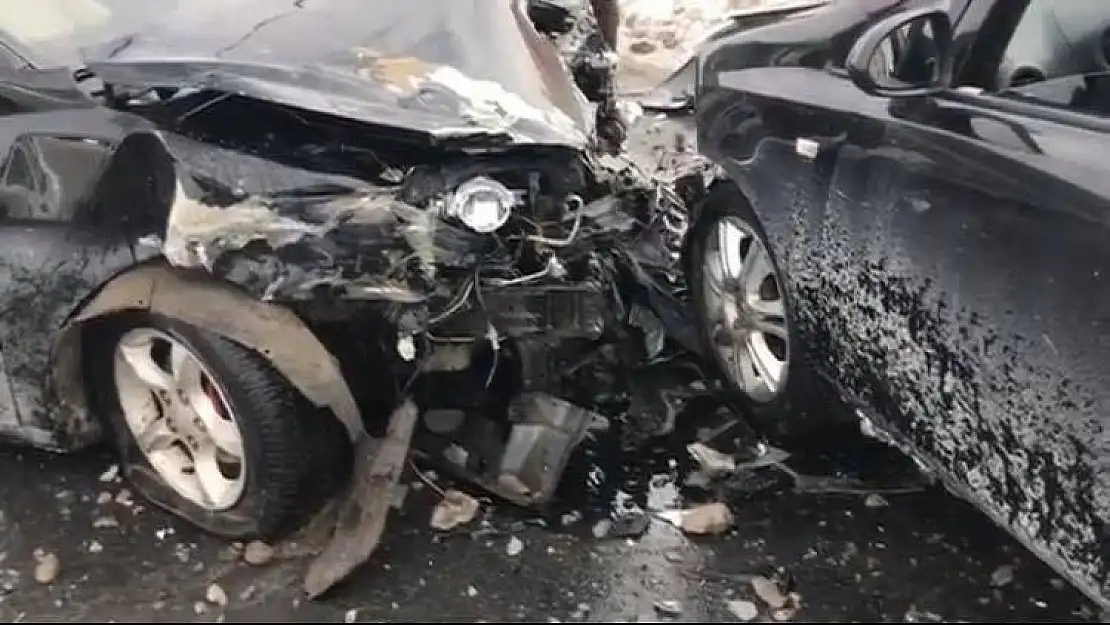Ağrı'da zincirleme trafik kazası
