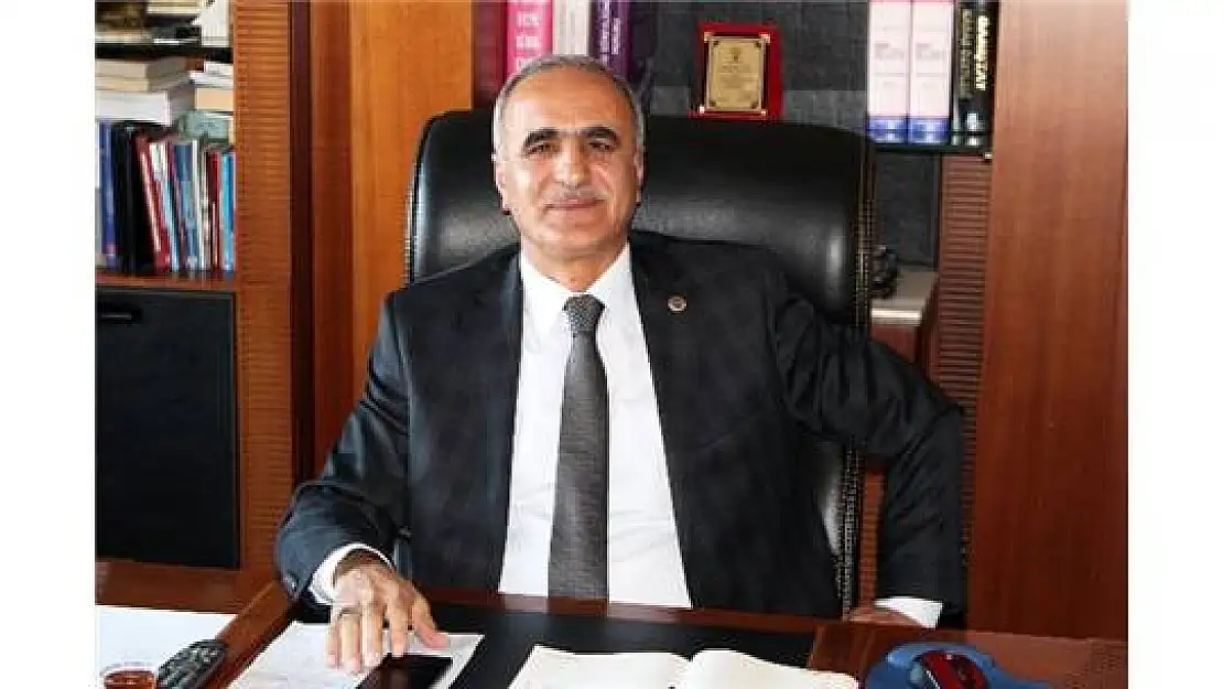 Ağrı-Hamur'da Sevilen Başkan İsmet Aslan Sahaya İndi