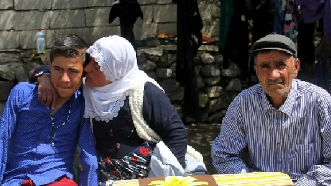 Ramazan Artık Annesi'ni Kucaklayacak