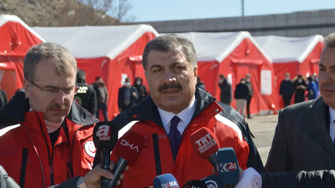 Sağlık Bakanı Koca, Gürbulak Sınır Kapısı'nda kurulan Sahra Hastanesi'ni gezdi