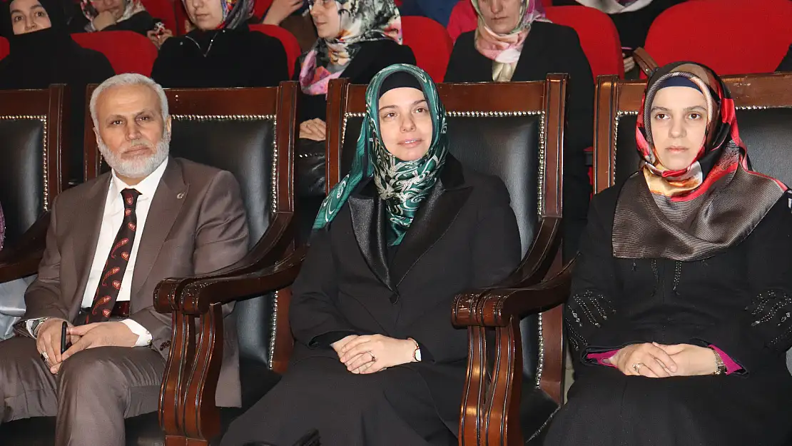 Ağrı'da 'Hakları ve Saygınlığı ile İslam'da Kadın' konferansı düzenlendi