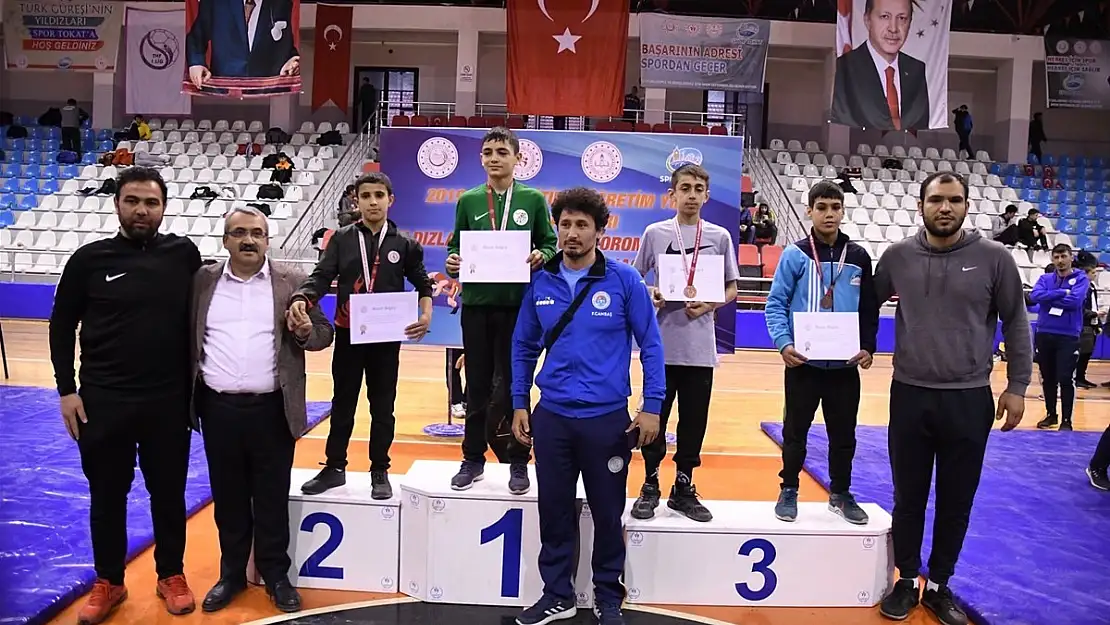 Ağrı'lı Güreşçiler Türkiye üçüncüsü oldu