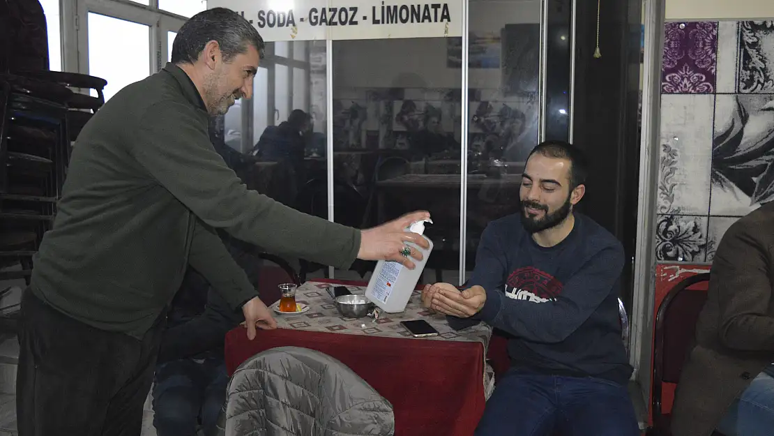 Ağrılı Esnaftan Korona Virüs önlemi