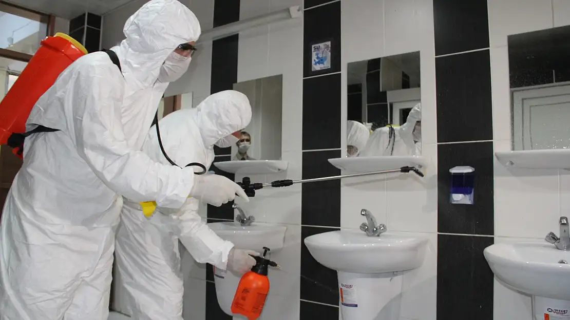 Ağrı'da okullarda korona virüse karşı dezenfekte çalışması