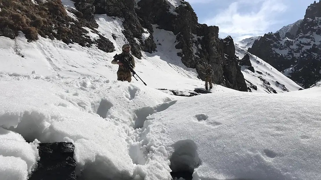 Ağrı Dağı ve Çemçe'de 'Kapan-8' Operasyonundan ilk görüntüler