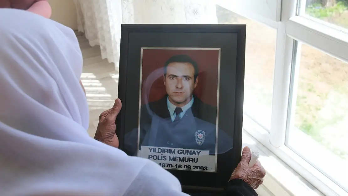 Polis ekipleri şehit annesinin bayramını kutladı