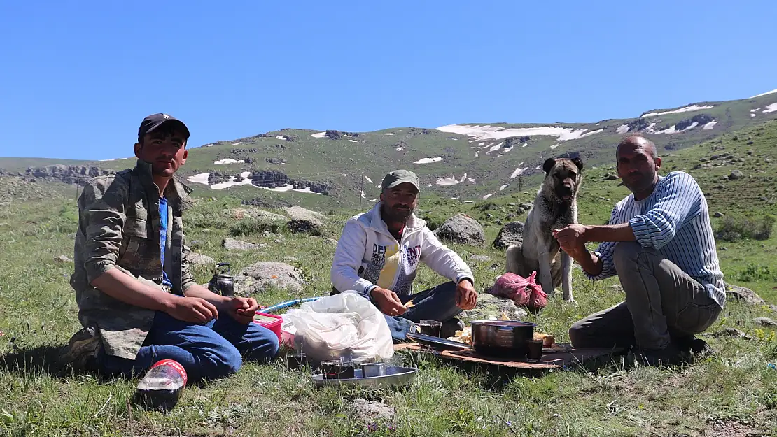 Bin bir zorlukla üretmeye devam ediyorlar