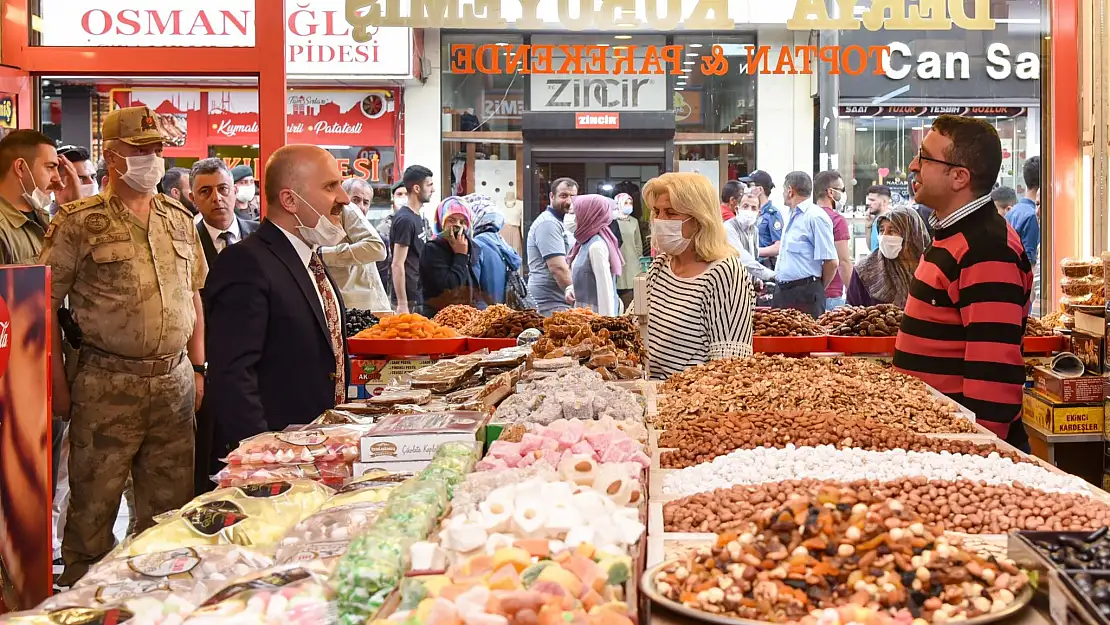 Vali Varol ayağının tozuyla vatandaşla bir araya geldi