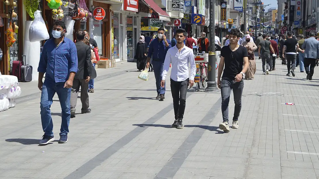 Ağrılılar maske yasağına ilk gün hazırlıksız yakalandı