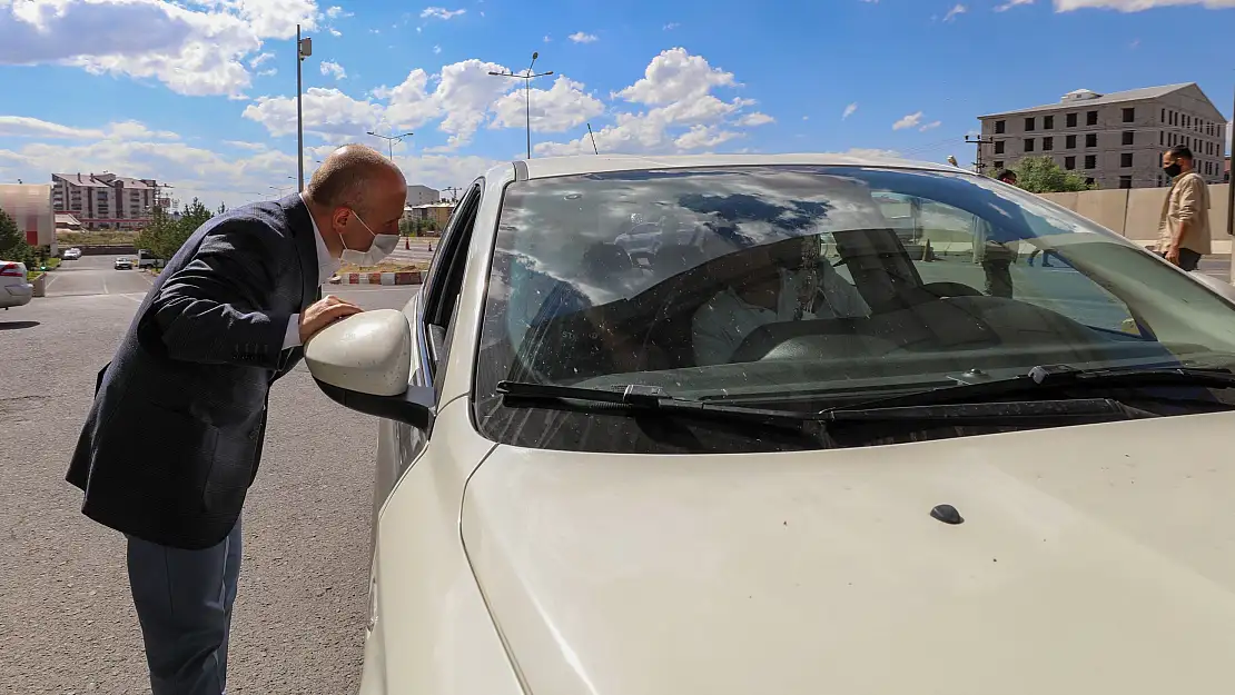 Vali Varol, Trafik Kontrol Uygulama Noktasında İncelemelerde Bulundu