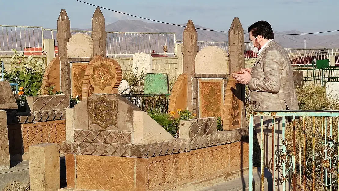 Başkan Sayan'dan vefalı ziyaret
