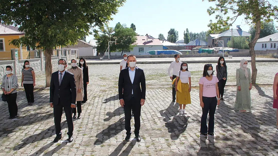 Ağrı'da ilk ders zili çaldı