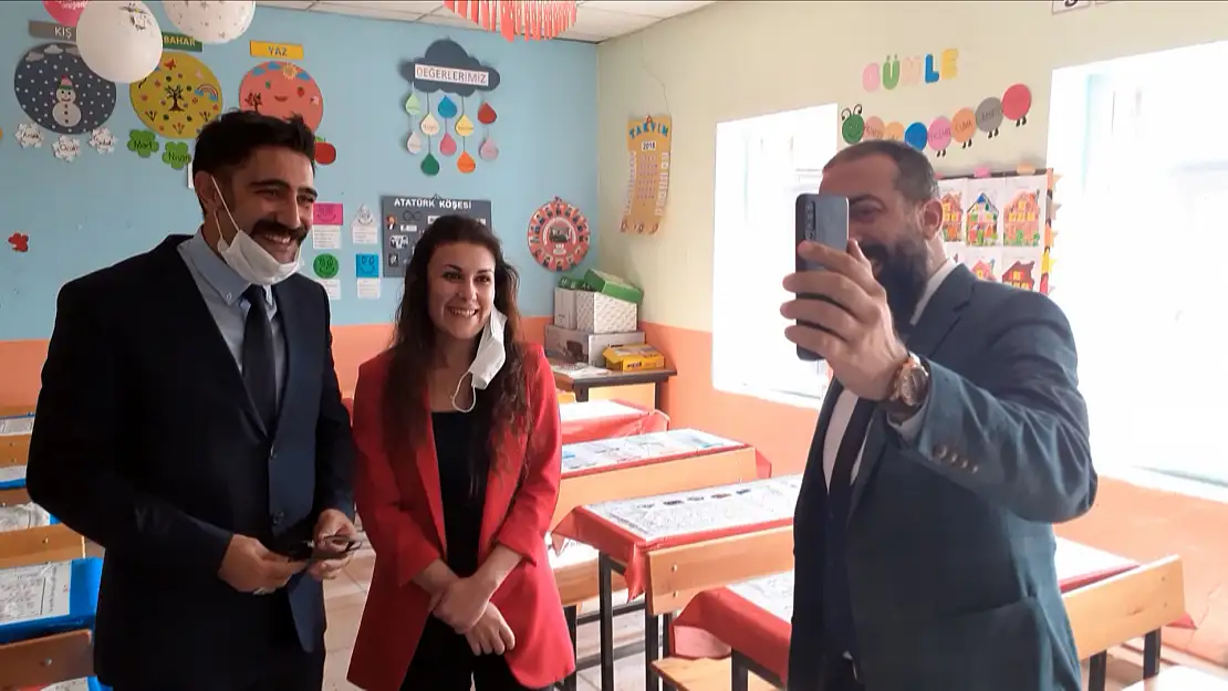 Bakan Prof. Dr. Selçuk, Ağrı'da görev yapan köy öğretmenleriyle görüştü