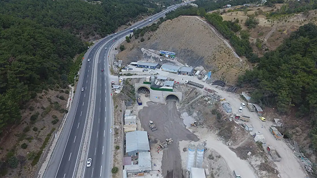 Anadolunun dört bir yanı köprü ve tünellerle örüldü