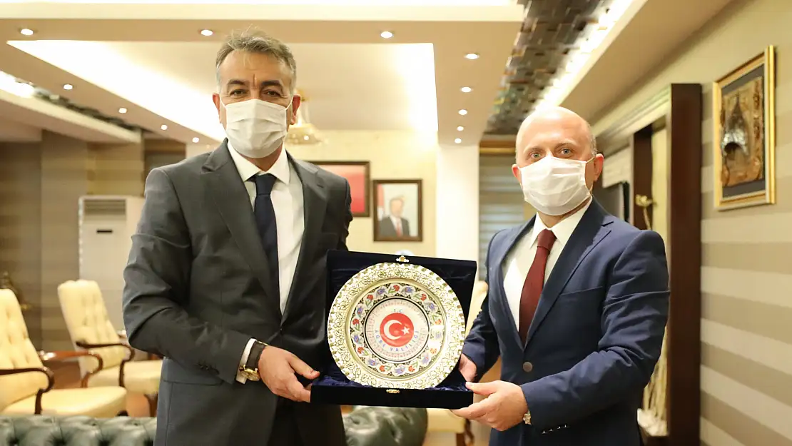 Bitlis Valisi Çağatay, Vali Varol'a Hayırlı Olsun Ziyaretinde Bulundu