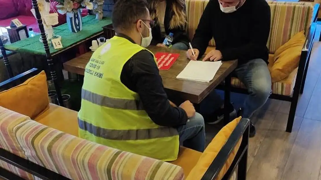 Ağrılılar korona virüse davetiye çıkarmaya devam ediyor