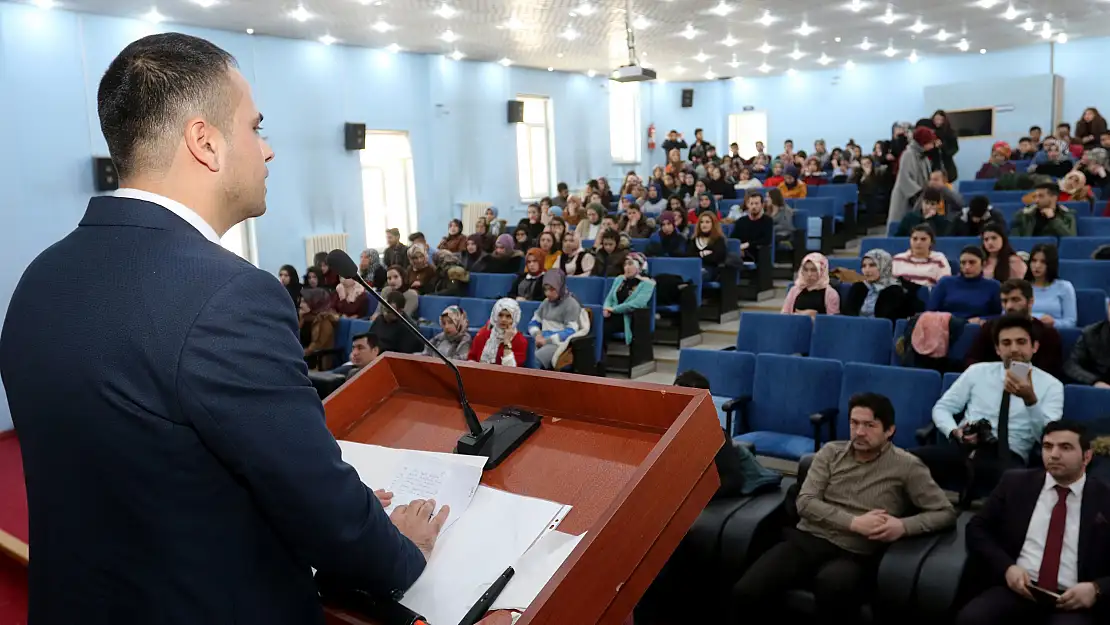 AİÇÜ'de konferans