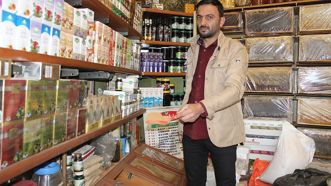 Ağrı'da havaların soğumasıyla birlikte vatandaşlar aktarlara akın etti
